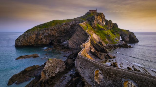 自然 景观 水 云 天空 海岸 岩石 岛屿 草 4K壁纸