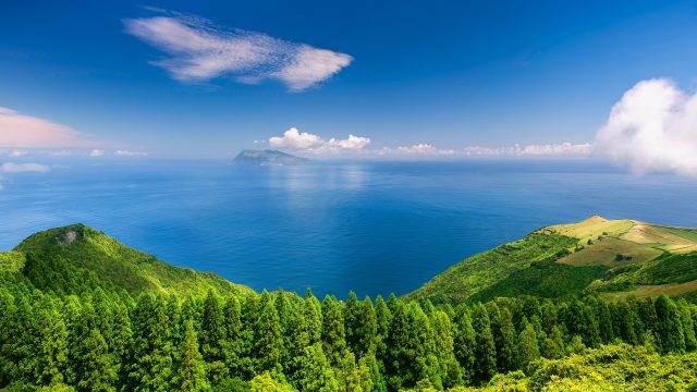 自然 景观 水 海 云 天空 树木 地平线 远景 岛屿 海岸 4K壁纸